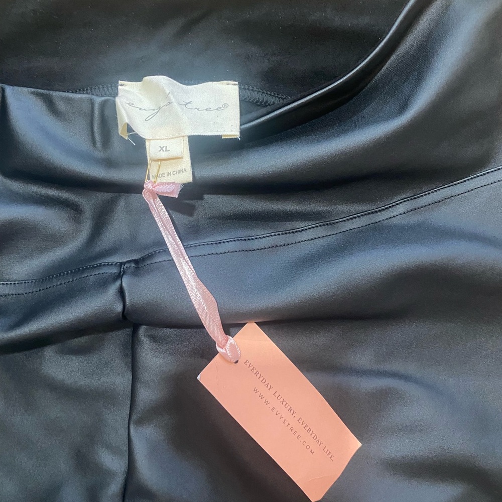 Evy’s Tree Chic Black Faux Leather Leggings womens XL NWT - Picture 2 of 2